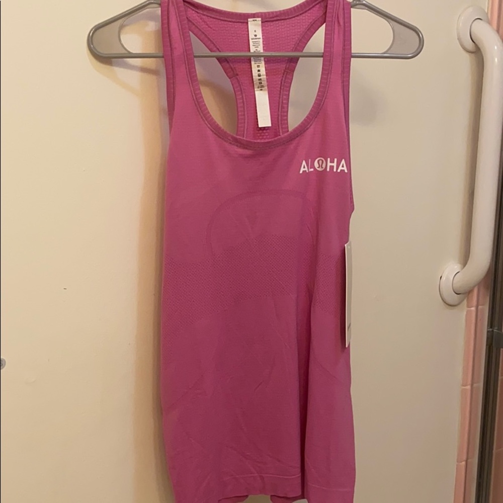 Lululemon Aloha Swiftly Tech Racerback size 6